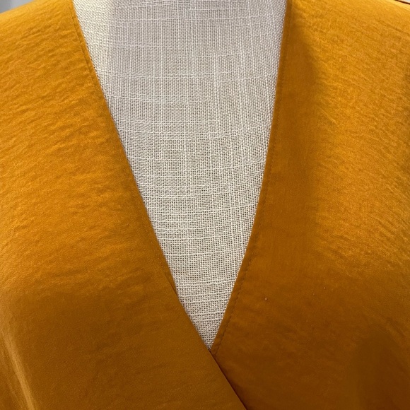 Express Blouse - Picture 4 of 5